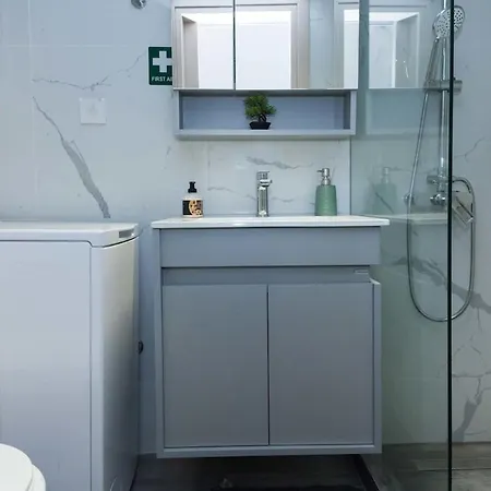 Modern Cozy 1 Bd Perfection Apt *